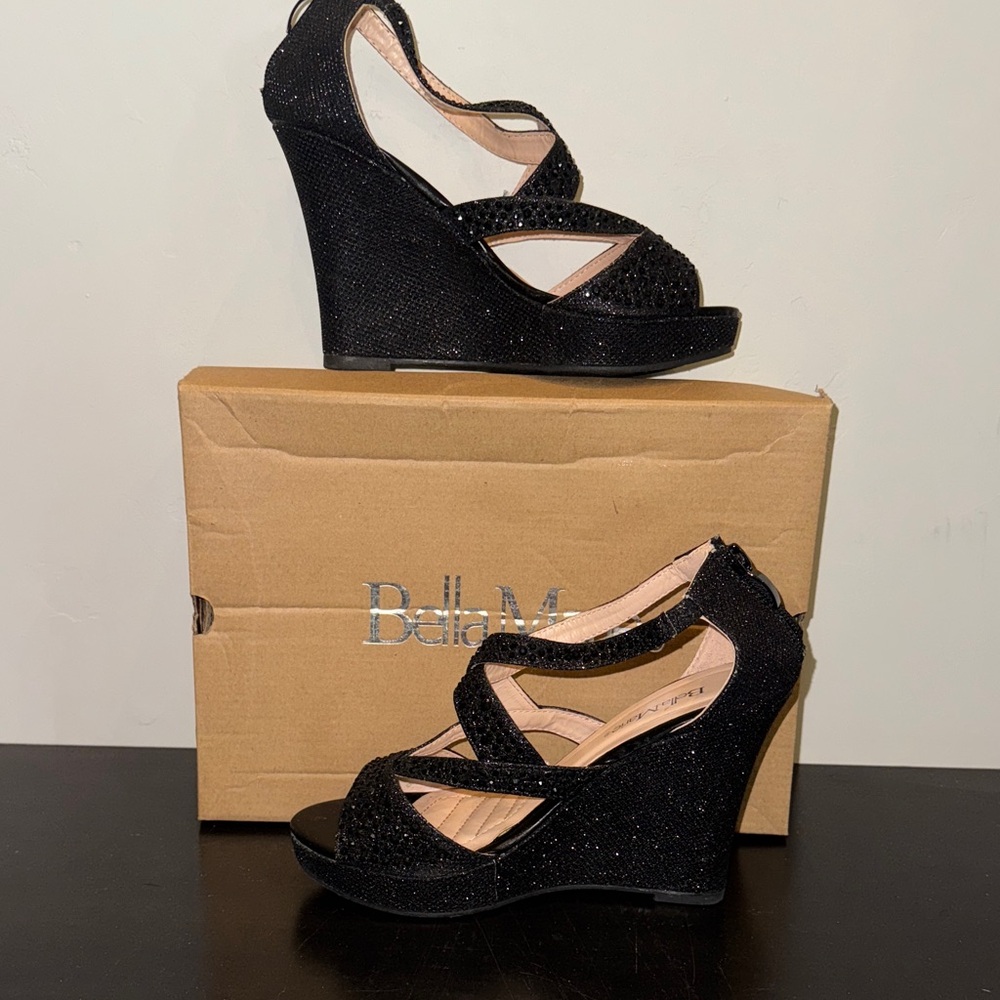 Bella Marie Glittery Black Wedges